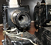 У ФГК-49 нет линз в объективе и сломан выключатель
