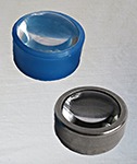 На фильмоскопах Огонёк конденсор может быть разборный в металлической оправе или монолитный в пластиковом корпусе